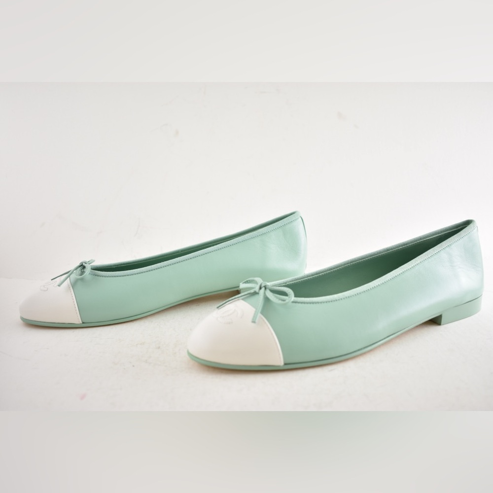 Chanel 26S Mint Green White Lambskin Leather CC Logo Ballet Ballerina Flat 37.5 - Picture 13 of 16